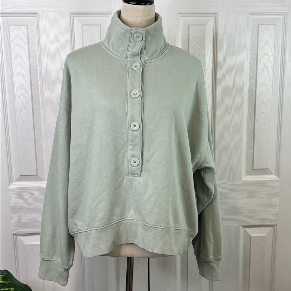 Universal Thread - Women's Button-Front Pullover Sweatshirt Size XL - Picture 9 of 9